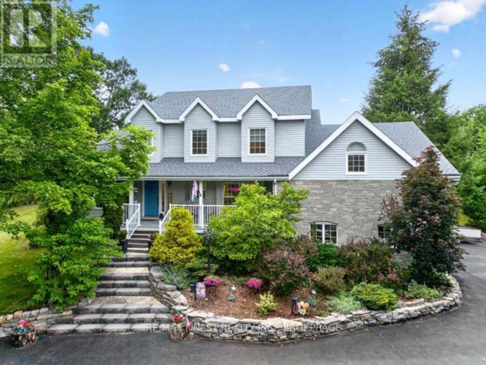 2038 VALLEYVIEW DRIVE, South Frontenac, Ontario K0H 2W0