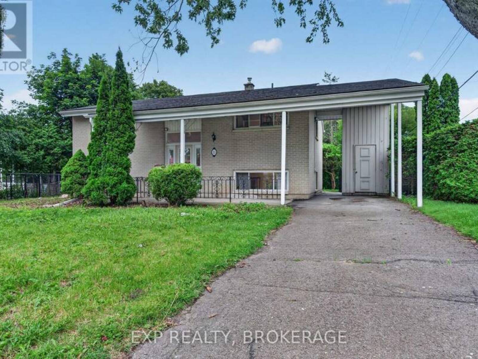 11 PEMBER PLACE, Kingston, Ontario K7M 2P8