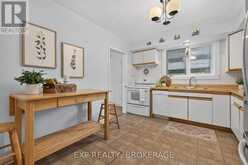 11 PEMBER PLACE | Kingston Ontario | Slide Image Thirteen