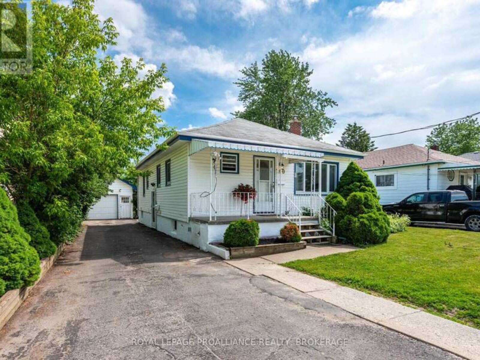 260 ELMWOOD STREET, Kingston, Ontario K7M 2Y8