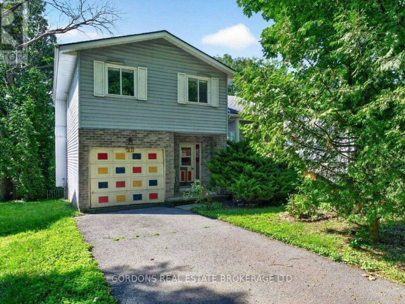 30 LIMERIDGE DRIVE, Kingston, Ontario K7K 6M3