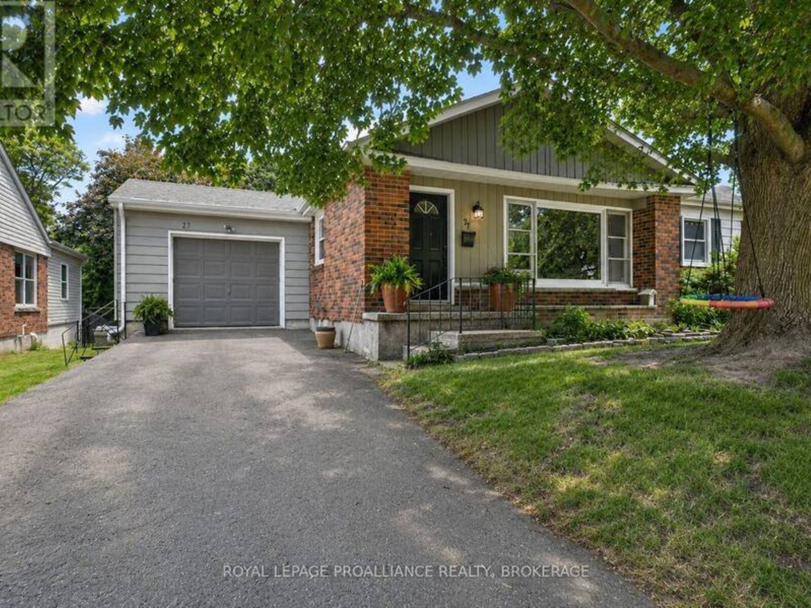 27 ELIZABETH AVENUE, Kingston, Ontario K7M 3G9