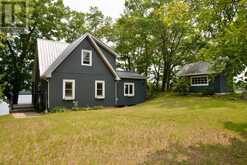6079 CARLETON DRIVE | South Frontenac Ontario | Slide Image Six