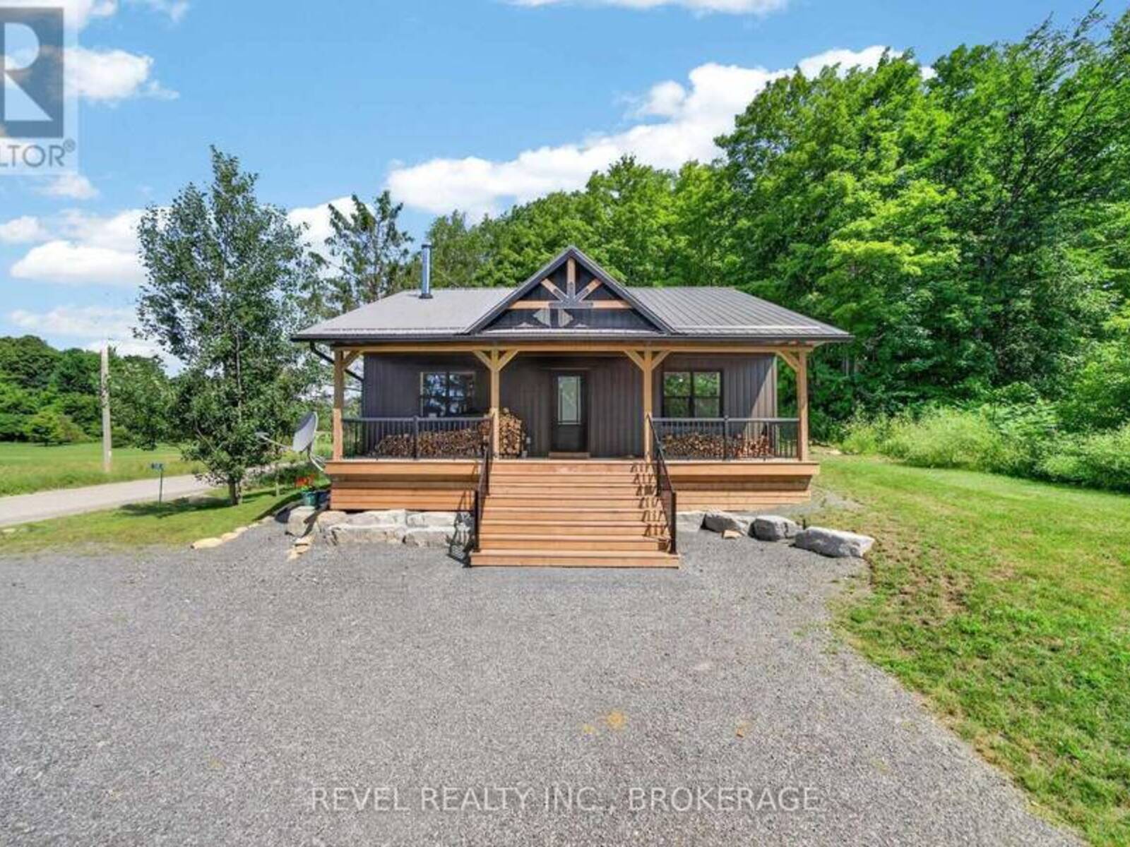 106 LONG POINT ROAD, Leeds and the Thousand Islands, Ontario K0E 1N0