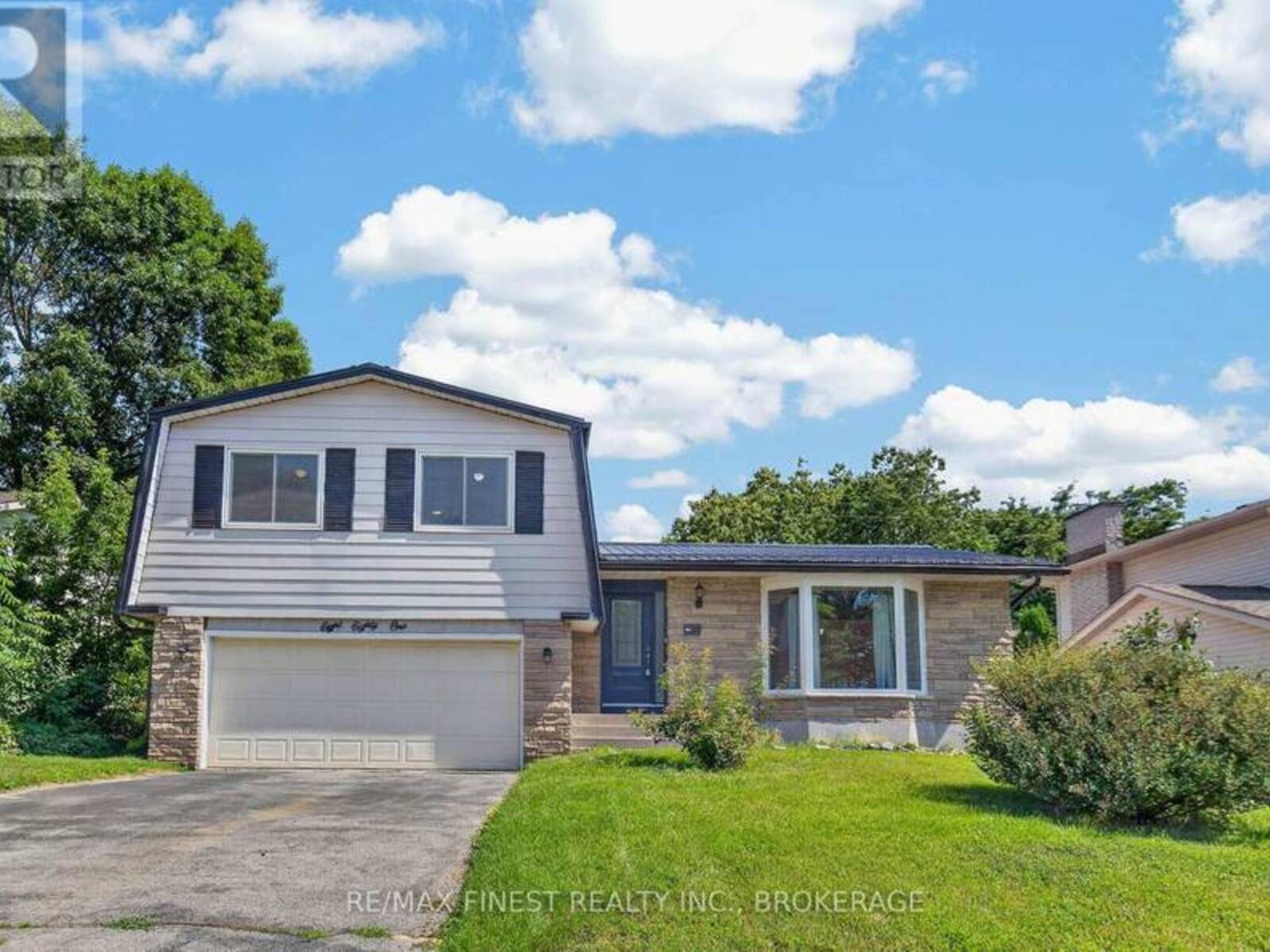 881 LUDGATE CRESCENT, Kingston, Ontario K7M 6C7