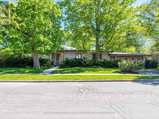 2 CHURCHILL STREET Kingston Ontario, K7M 2K5 - 5 Bedrooms Home For Sale