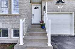 964 RAINBOW CRESCENT | Kingston Ontario | Slide Image Four