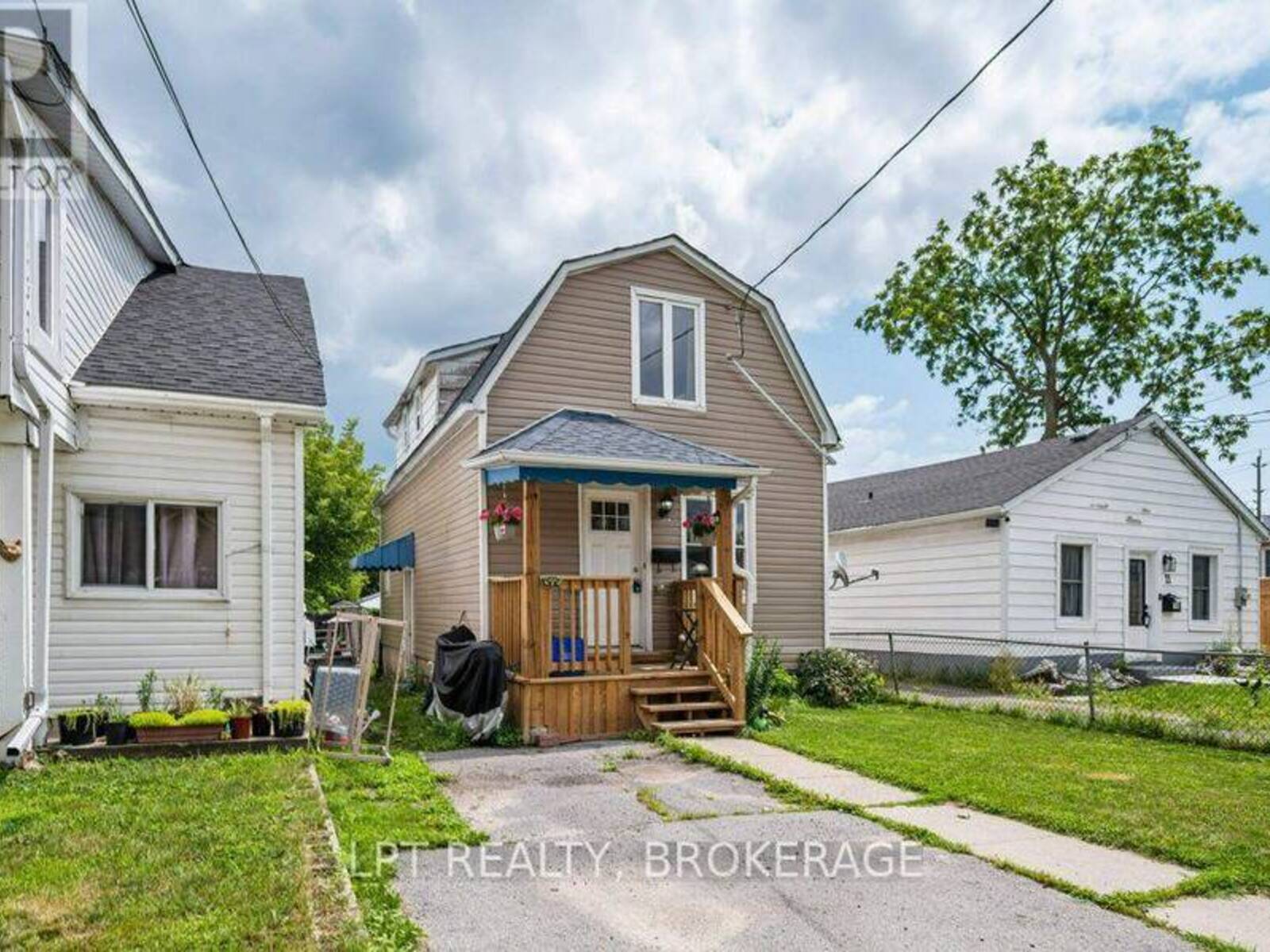 13 KINGSCOURT AVENUE, Kingston, Ontario K7K 4N6