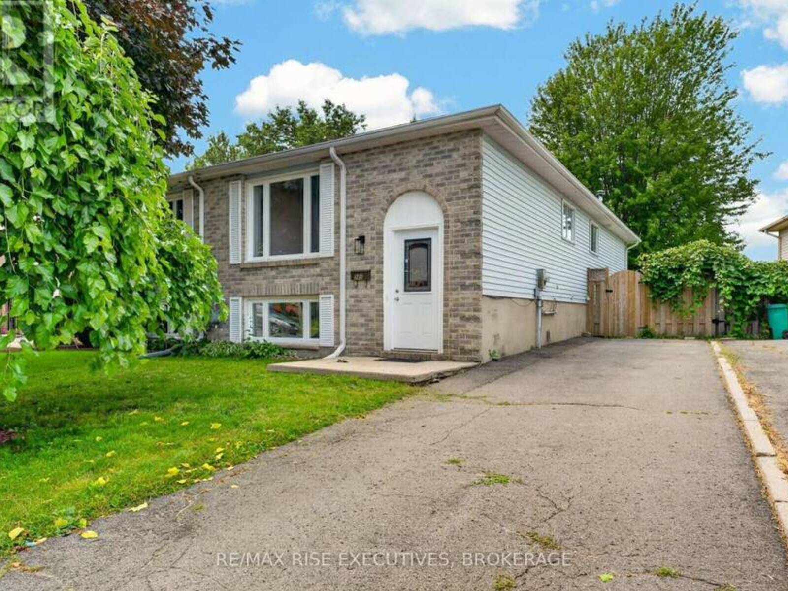 385 MELANIE AVENUE, Kingston, Ontario K7M 8B2