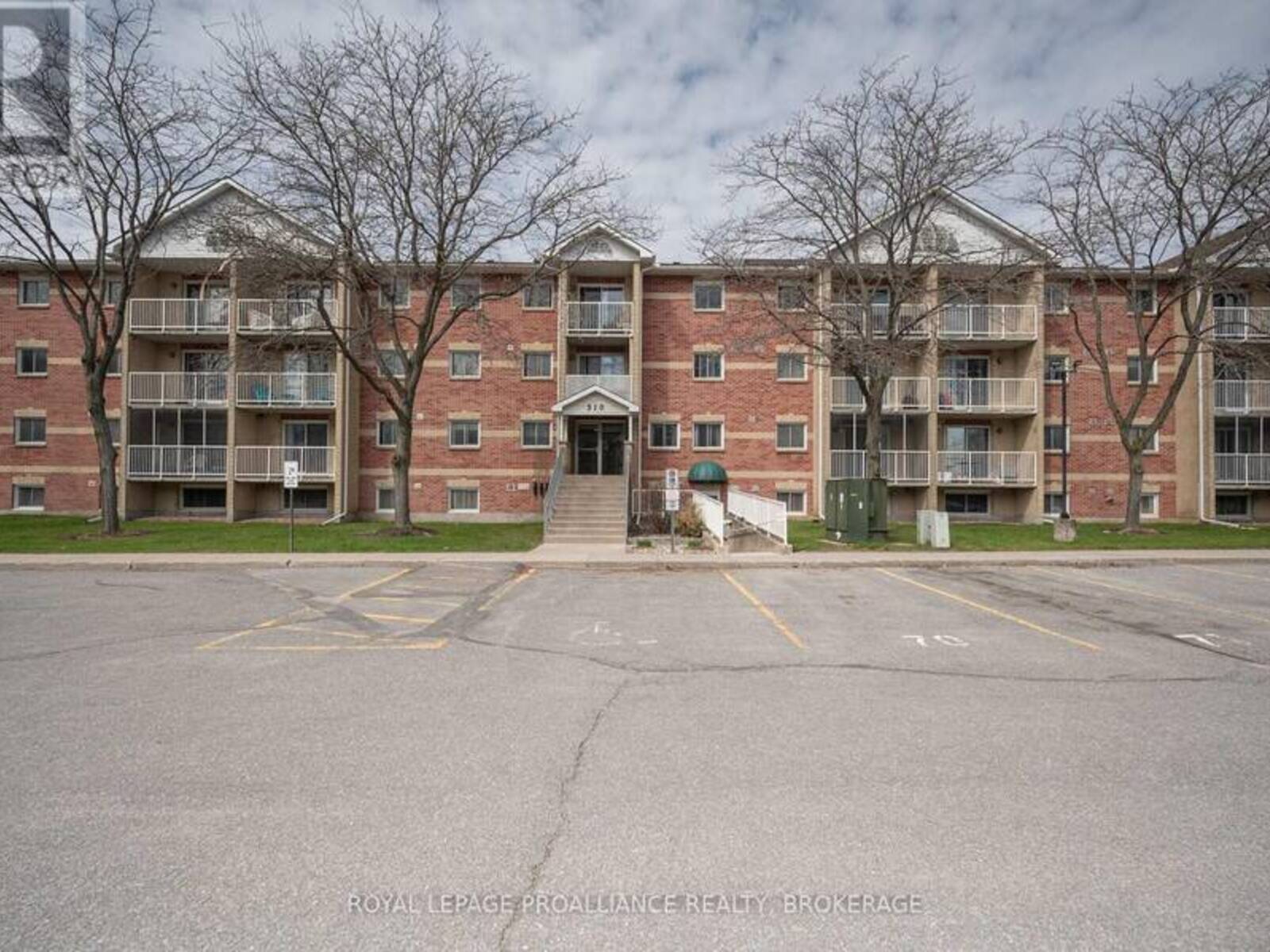 313 - 310 KINGSDALE AVENUE, Kingston, Ontario K7M 8S1