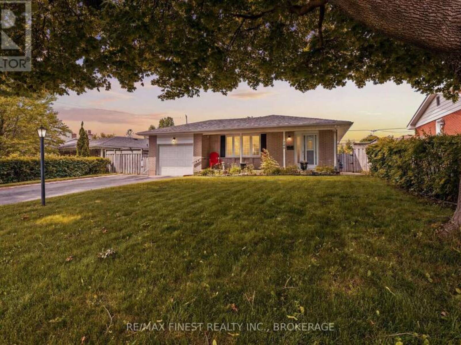 746 LAIDLAW CRESCENT, Kingston, Ontario K7M 5M5