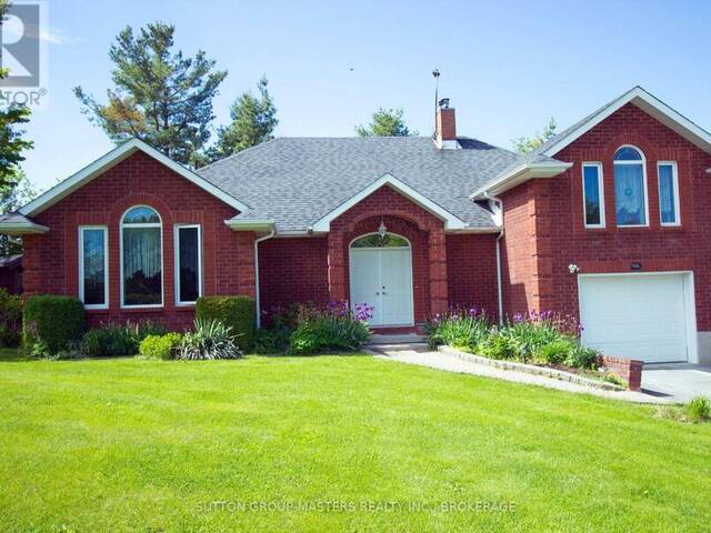 4907 ALEX MCLEAN LANE N South Frontenac Ontario, K0H 1H0 - 3 Bedrooms Waterfront Home For sale