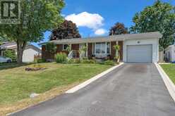 11 CHESTERFIELD DRIVE | Loyalist Ontario | Slide Image One