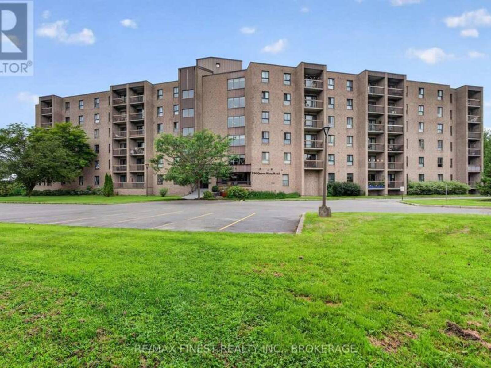 602 - 334 QUEEN MARY ROAD, Kingston, Ontario K7M 7E7
