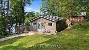 5505 RIDEAU ROAD | Leeds and the Thousand Islands Ontario | Slide Image One