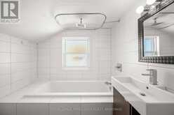 78 REGENT STREET | Kingston Ontario | Slide Image Nineteen