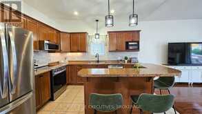 724 MARGARET WAY | Kingston Ontario | Slide Image Fifteen