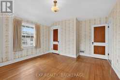 11 CARRUTHERS AVENUE | Kingston Ontario | Slide Image Sixteen