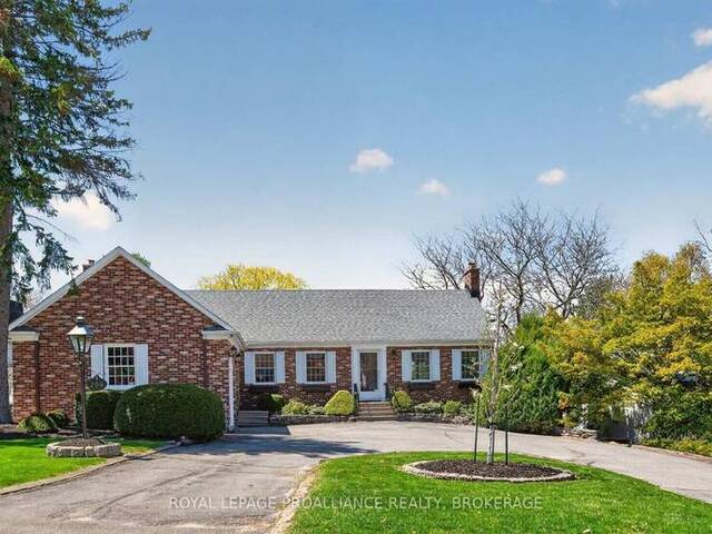 209 FAIRWAY HILL CRESCENT Kingston Ontario, K7M 2B5 - 5 Bedrooms Home For Sale