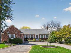 209 FAIRWAY HILL CRESCENT Kingston Ontario, K7M 2B5