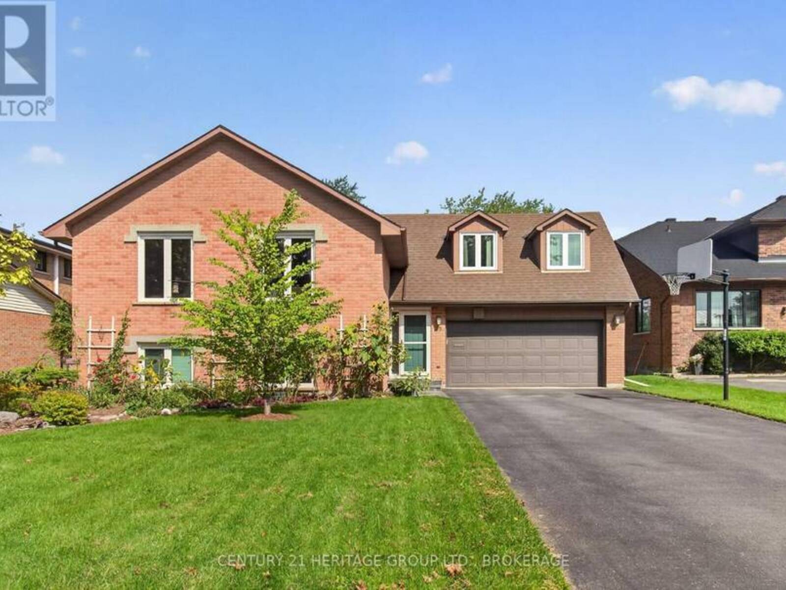 23 OLD OAK ROAD, Kingston, Ontario K7M 7C3