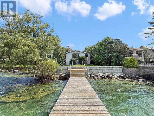 9 POINT CRESCENT Kingston Ontario, K7M 3P2 - 4 Bedrooms Waterfront Home For sale