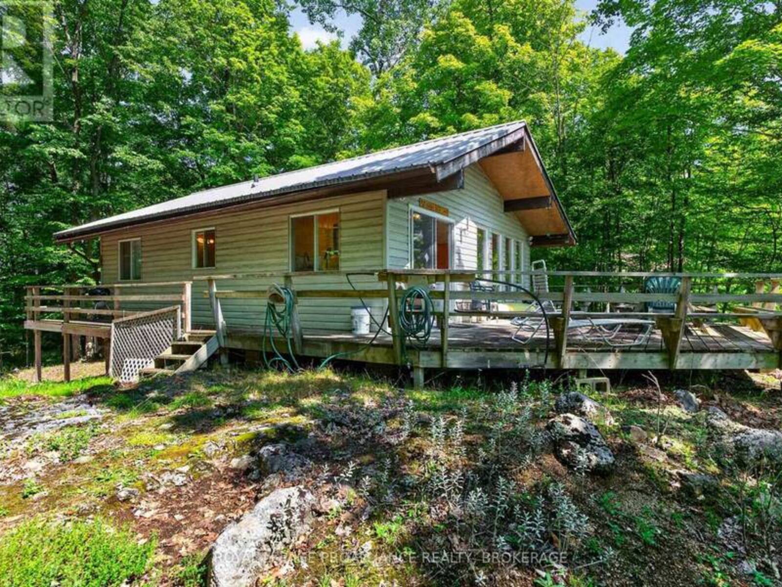 20 PORCUPINE ISLAND, Inverary, Ontario K0H 2L0
