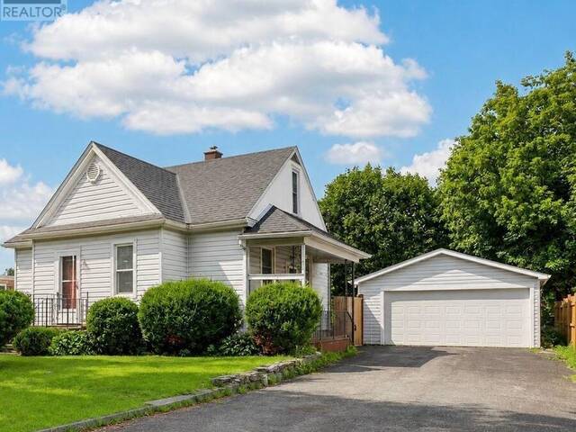 650 HILLSIDE DRIVE Gananoque Ontario, K7G 2E4 - 4 Bedrooms Home For Sale