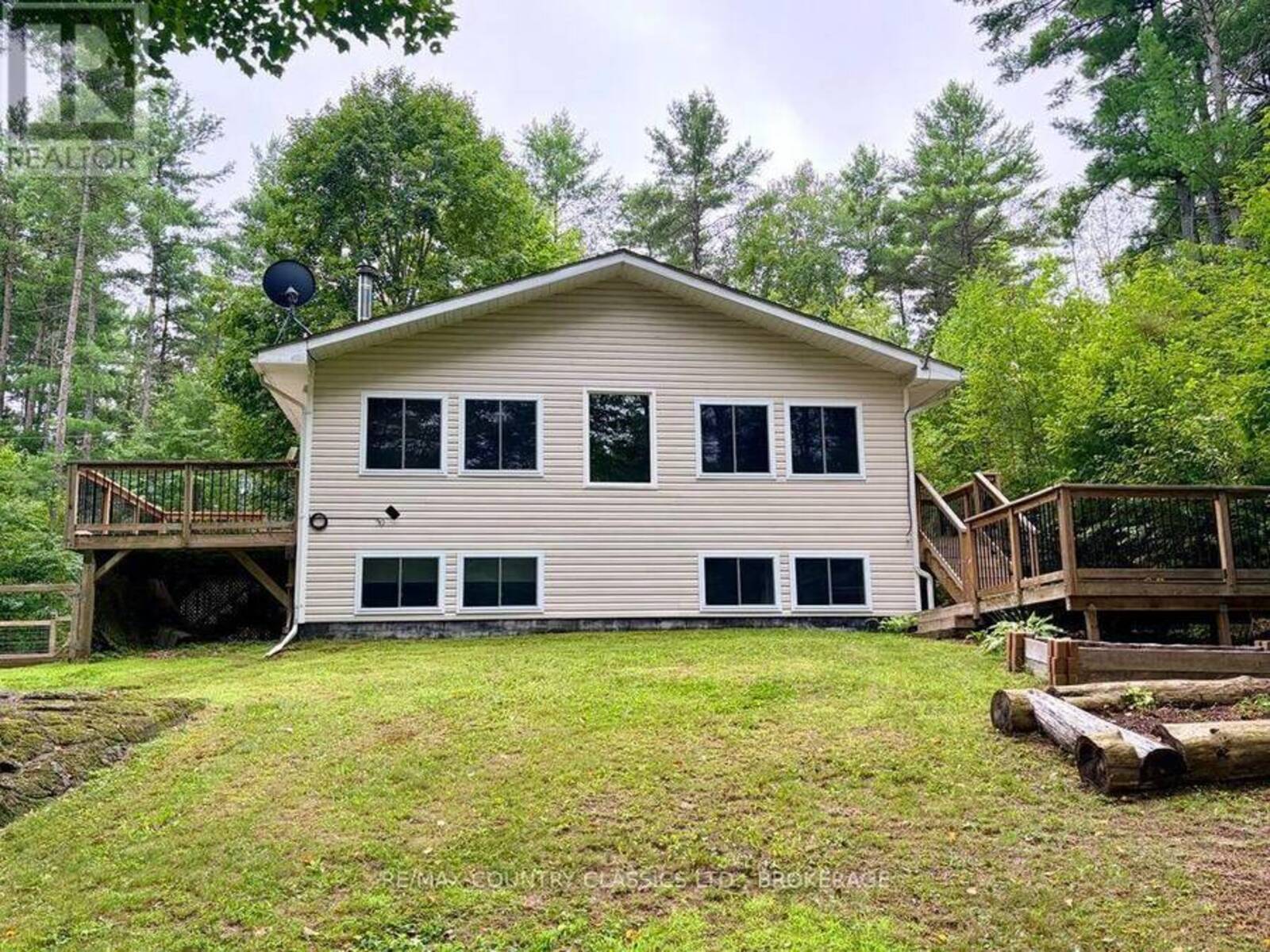 1068C JACQUES BAY ROAD, Addington Highlands, Ontario K0H 1K0