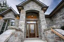 43 CRERAR BOULEVARD | Kingston Ontario | Slide Image Three