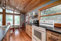 19 PC LANE | Prince Edward Ontario | Slide Image Ten