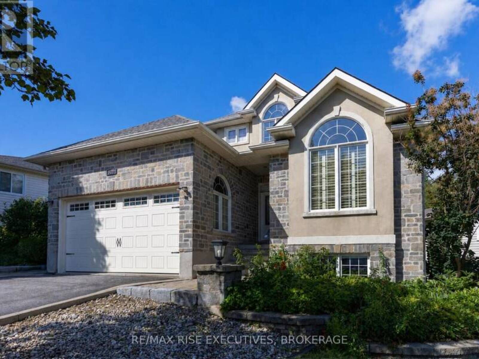 700 MELROSE STREET, Kingston, Ontario K7M 9B4