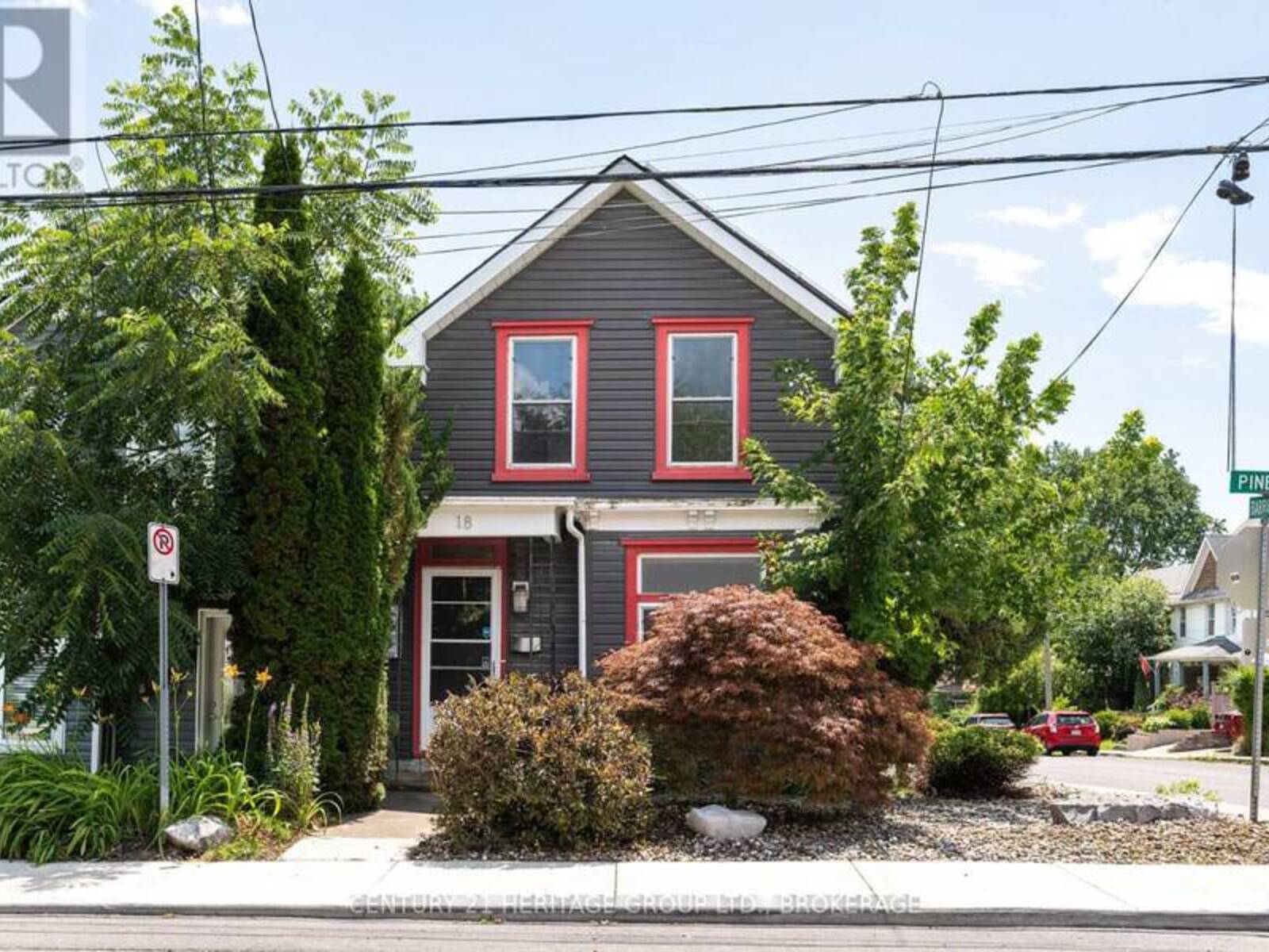 18 PINE STREET, Kingston, Ontario K7K 1W1