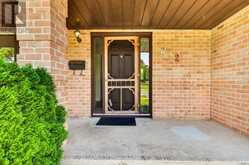 812 LANCASTER DRIVE | Kingston Ontario | Slide Image Three