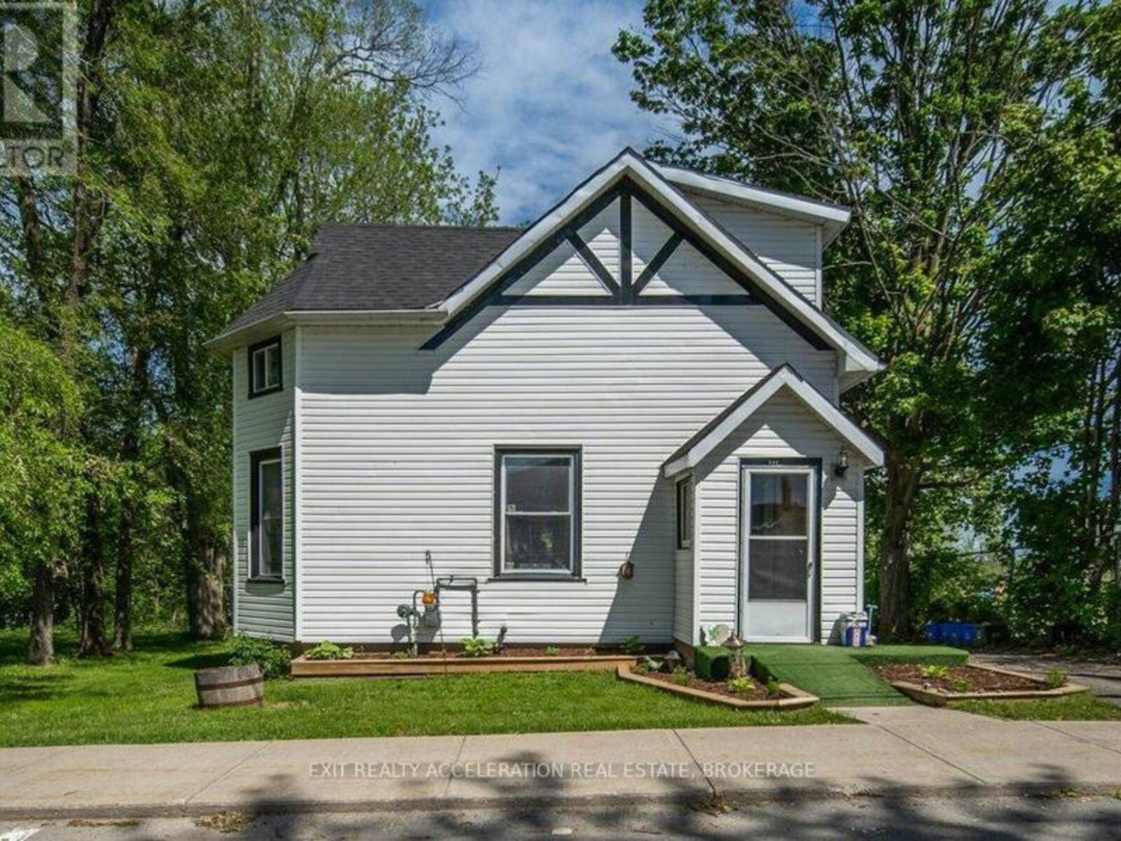 349 STANLEY STREET, Deseronto, Ontario K0K 1X0