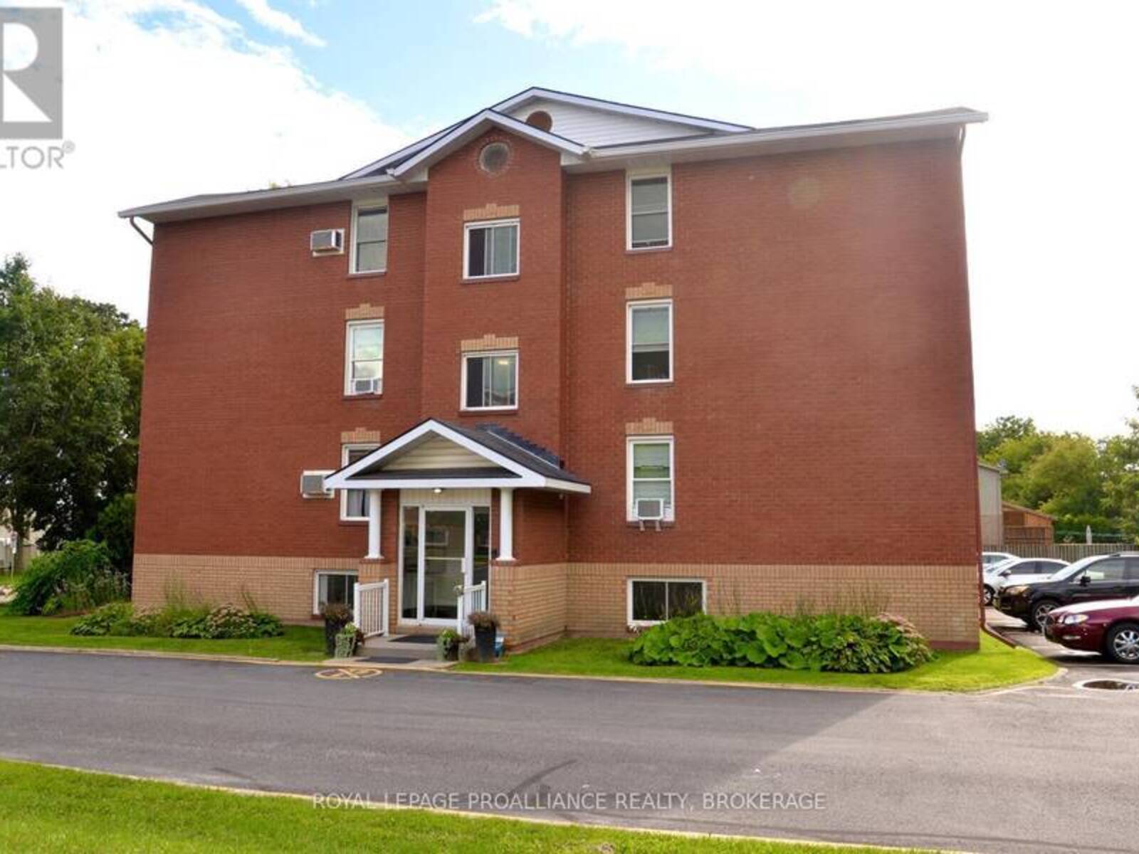 205 - 540 TALBOT PLACE, Gananoque, Ontario K7G 3C6