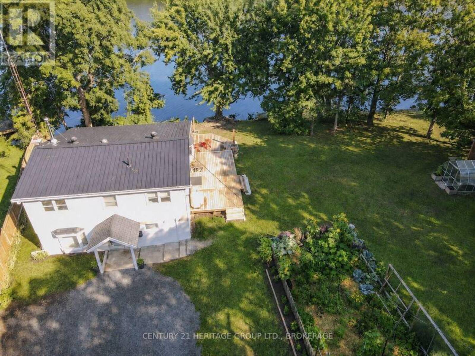 1127 PERRY LANE, South Frontenac, Ontario K0H 2T0