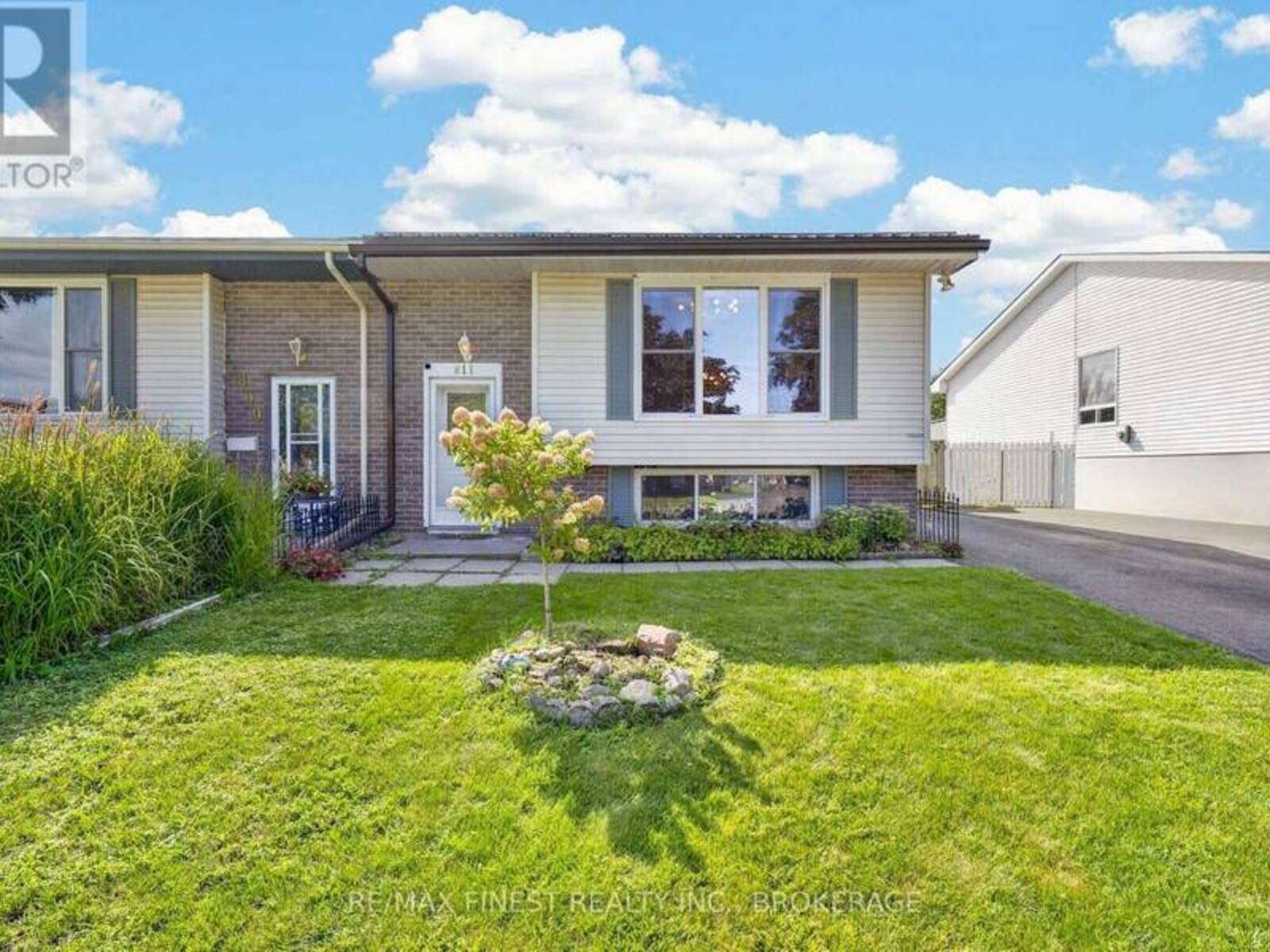 811 CUNNINGHAM CRESCENT, Brockville, Ontario K6V 6H3