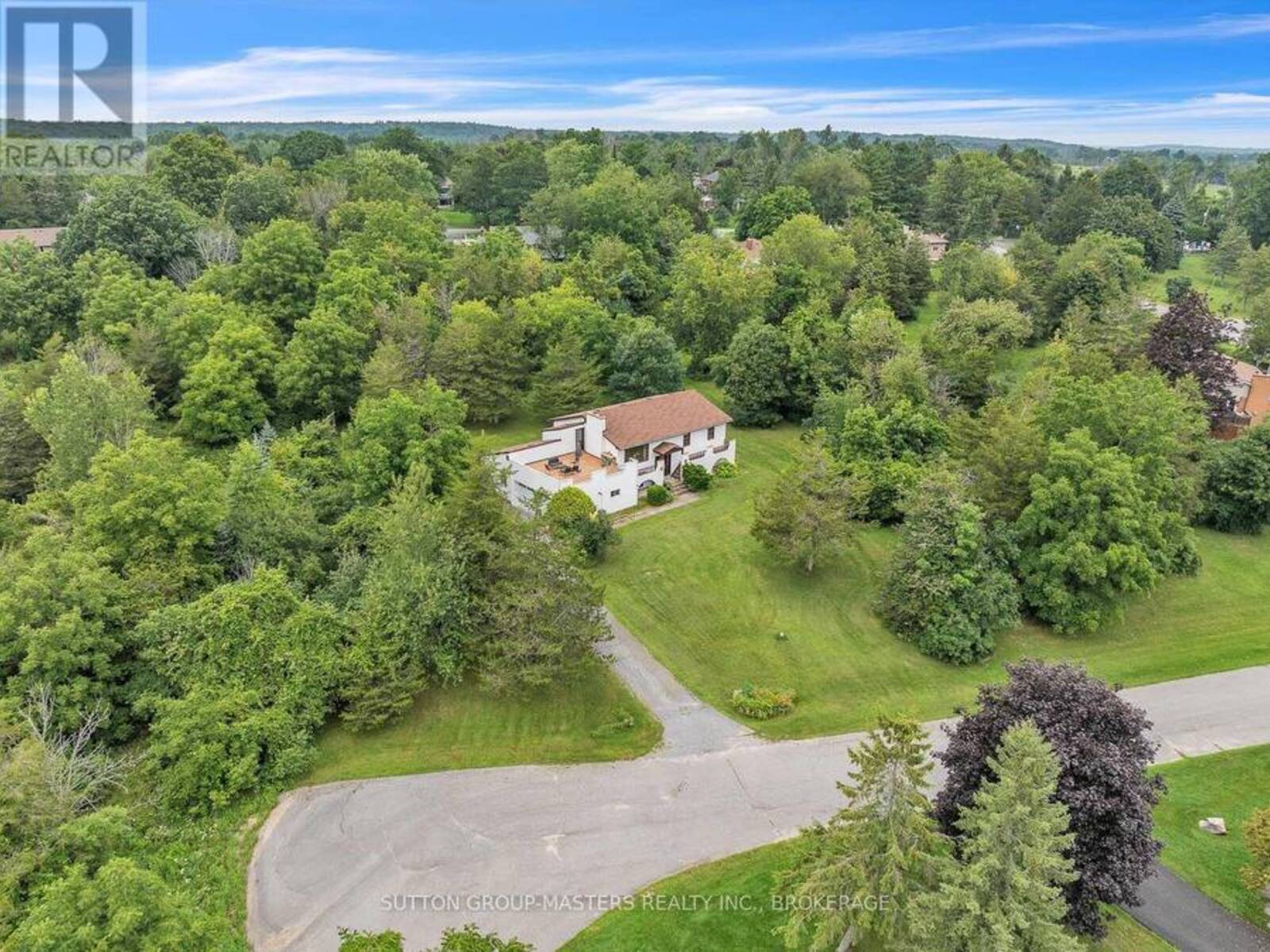 2 STONEHEAD CIRCLE, Kingston, Ontario K7L 4V1