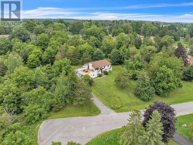 2 STONEHEAD CIRCLE Kingston Ontario, K7L 4V1 - 4 Bedrooms Home For Sale