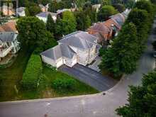 81 KENWOODS CIRCLE | Kingston Ontario | Slide Image Three