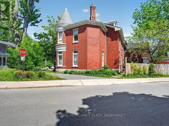 162 EARL STREET Kingston Ontario, K7L 2H2 - 7 Bedrooms Home For Sale