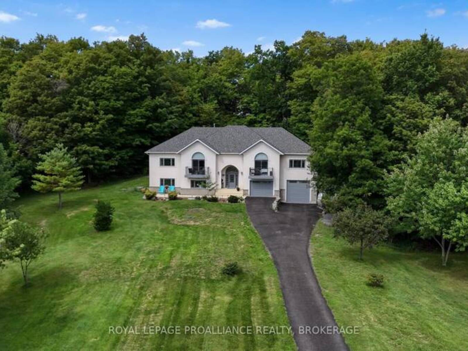 27 COLLINS DRIVE, Inverary, Ontario K0H 1X0