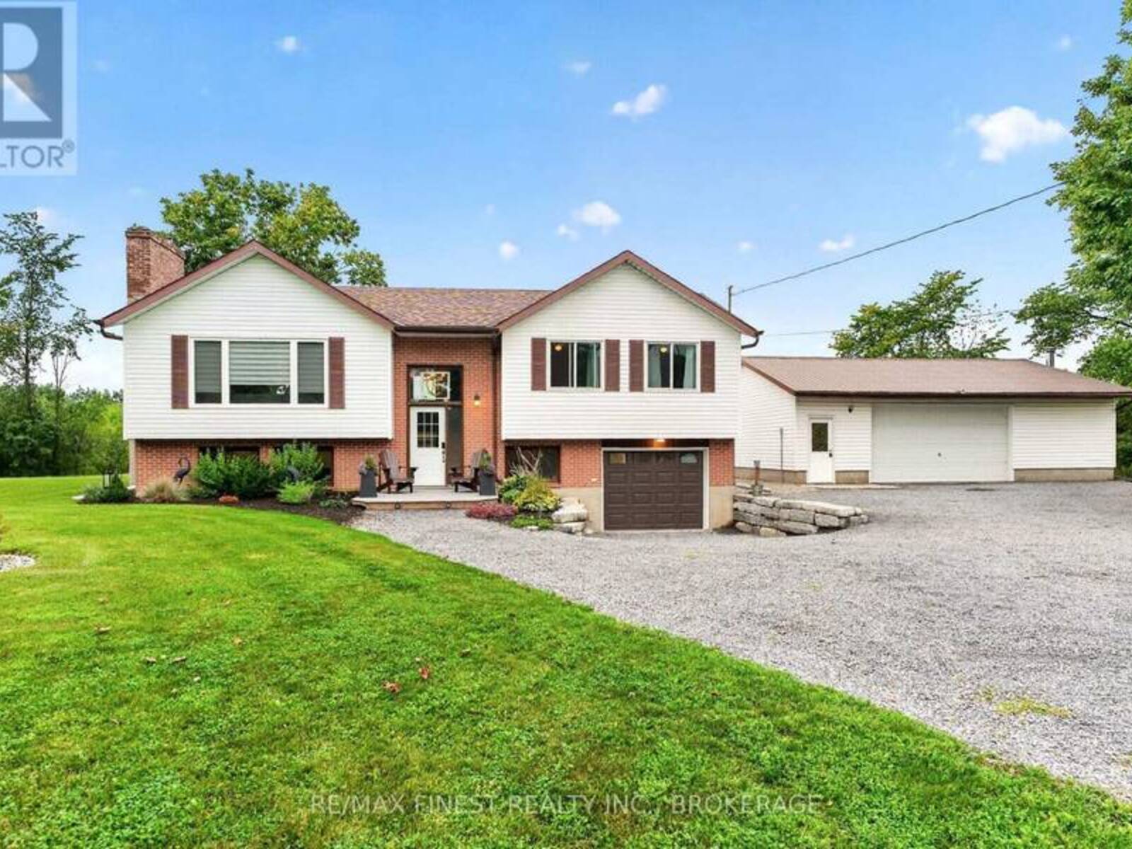 2359 KEELEY ROAD, South Frontenac, Ontario K0H 2T0