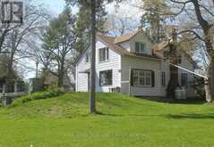 4690 BATH ROAD | Loyalist Ontario | Slide Image Four