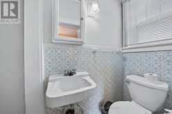 258 RAGLAN ROAD | Kingston Ontario | Slide Image Twelve