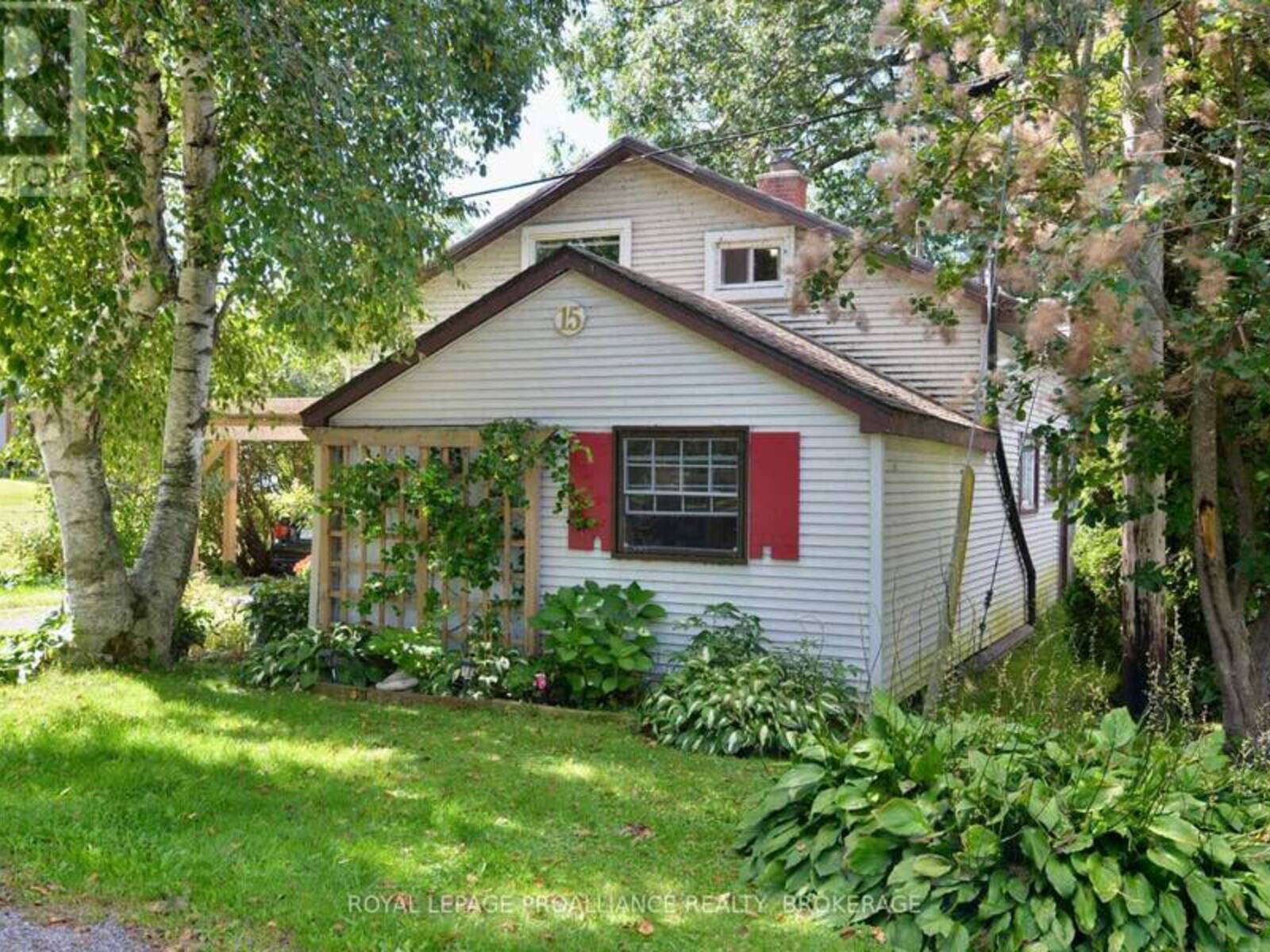 15 STURTIVANS LANE, Gananoque, Ontario K7G 2V4
