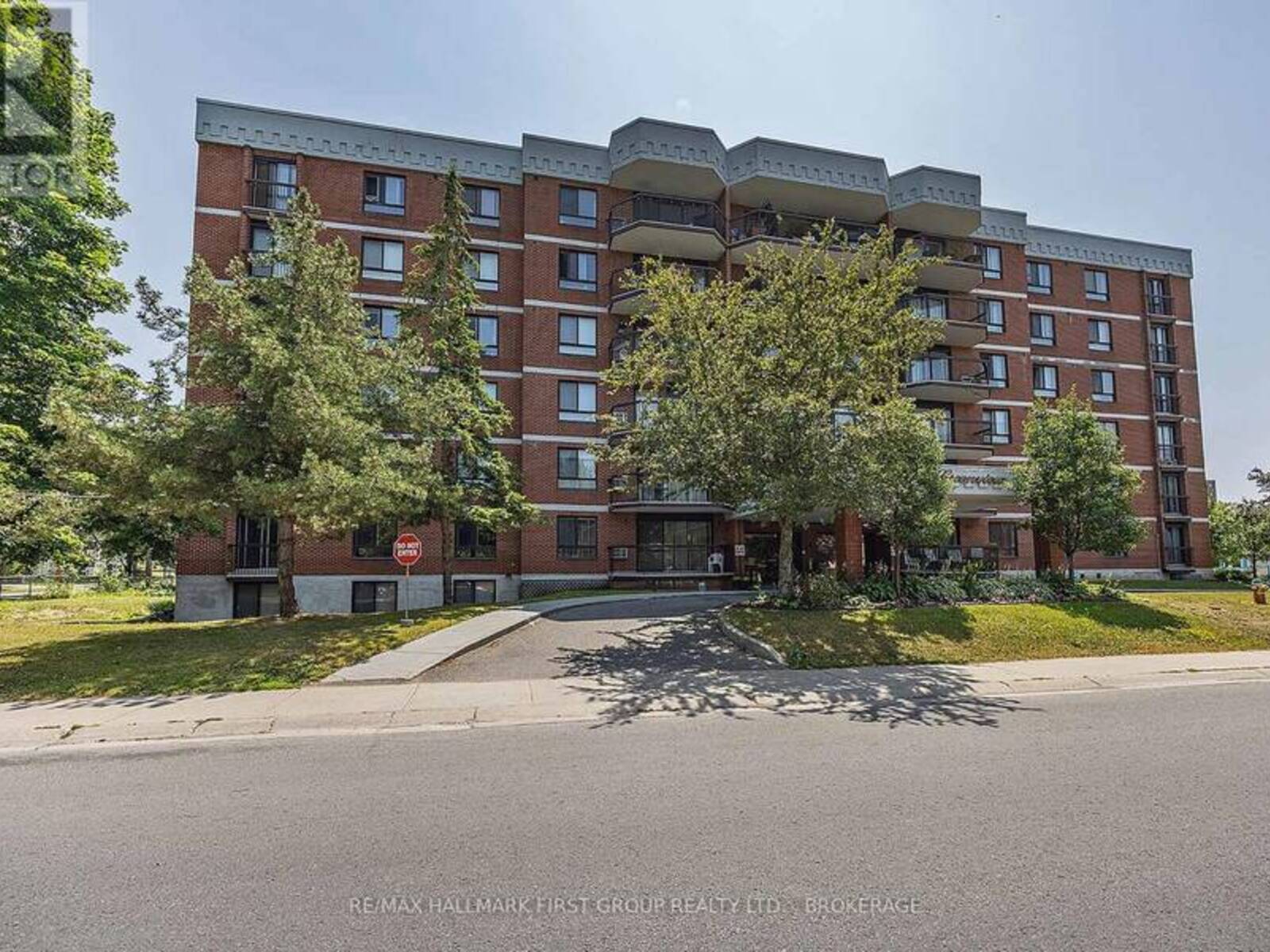 204 - 14 GREENVIEW DRIVE, Kingston, Ontario K7M 7T5