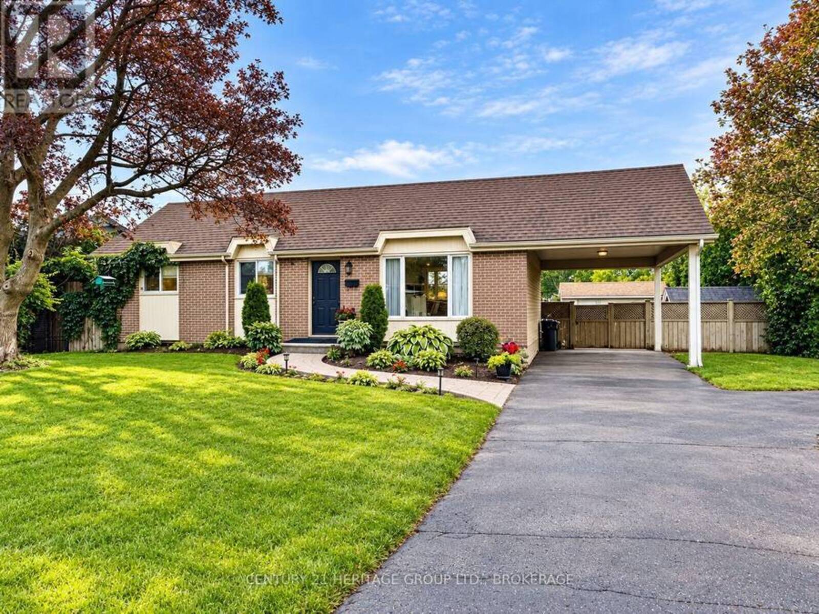 34 HARVARD PLACE, Loyalist, Ontario K7N 1J4