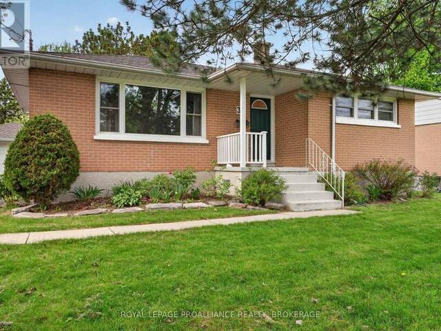 32 LENNOX STREET Kingston Ontario, K7M 4S2 - 3 Bedrooms Home For Sale